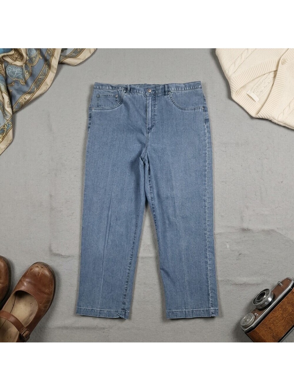 Alfred Dunner Vintage Elastic Waist Denim Jeans Size 16 Light Wash Cropped Pants
